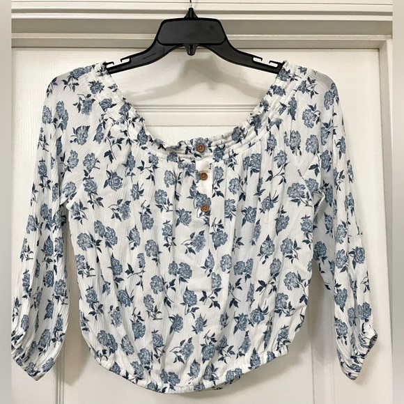 EUC Cropped Vanilla Star Floral Smocked Henley Top - Picture 1 of 2